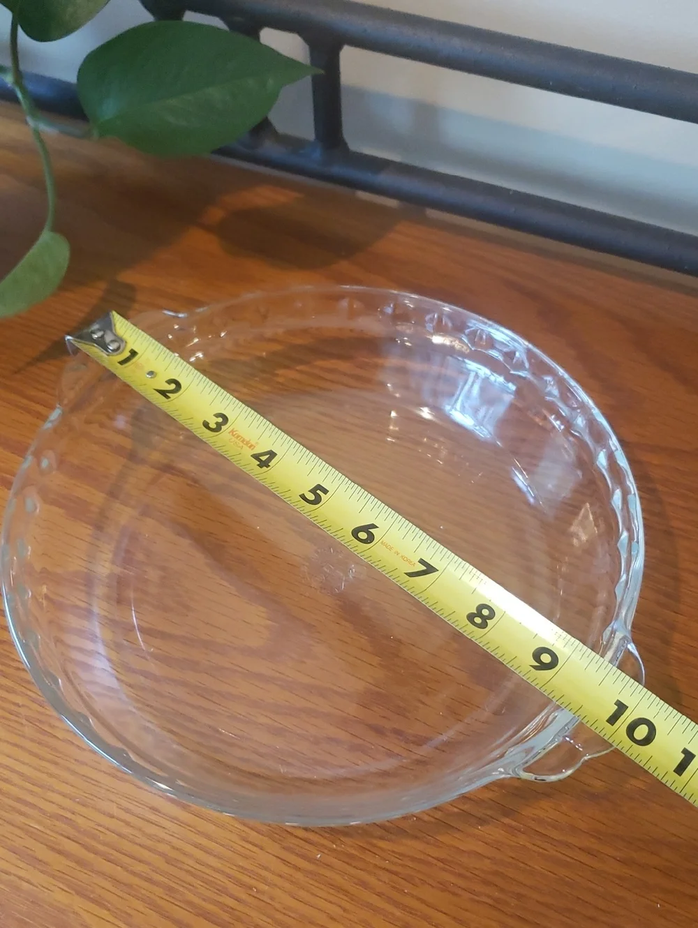 Vtg PYREX Scalloped Edge  Baking Dish With Transparent Glass - Size: 9